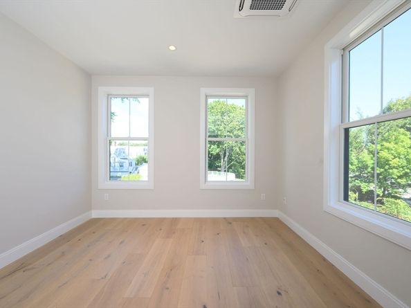 45 Chickatawbut St 2, Boston MA 02122