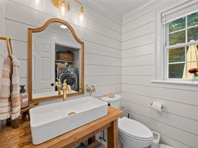 8 Virginia Ave, Sutton MA 01590