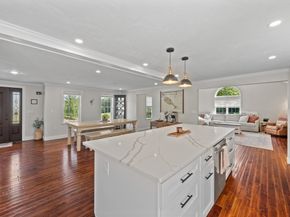 8 Virginia Ave, Sutton MA 01590