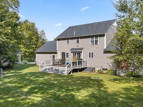 8 Virginia Ave, Sutton MA 01590