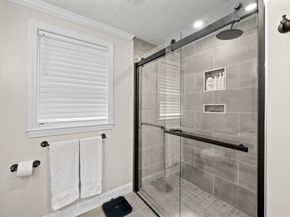 8 Virginia Ave, Sutton MA 01590