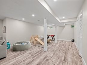 8 Virginia Ave, Sutton MA 01590