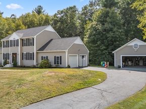 8 Virginia Ave, Sutton MA 01590