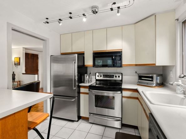 241 Perkins St F301, Boston MA 02130