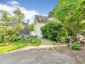 2 Clover Hill Road