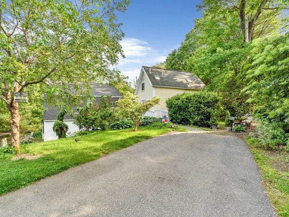 2 Clover Hill Road, Acton MA 01720