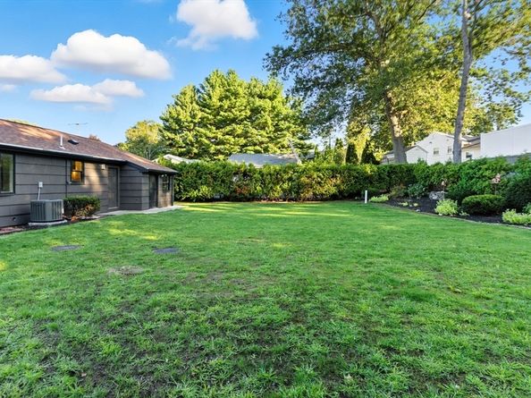 243 Hunting Rd, Needham MA 02494