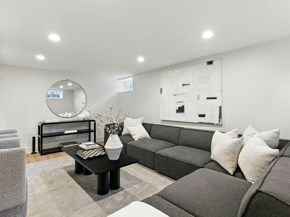 243 Hunting Rd, Needham MA 02494