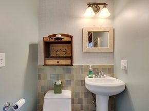 2 Deane Ave, Winthrop MA 02152