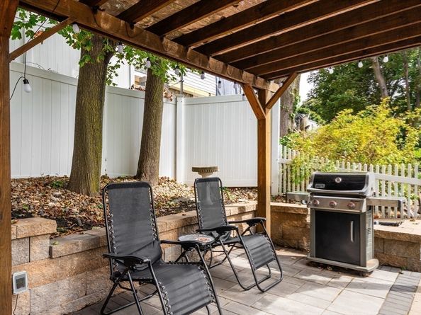 2 Deane Ave, Winthrop MA 02152