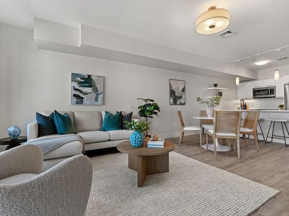 70 Bremen St 408, Boston MA 02128