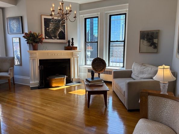 271 Dartmouth PH 6C, Boston MA 02116