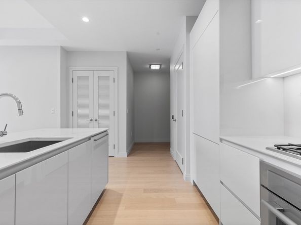135 Seaport 1807, Boston MA 02210