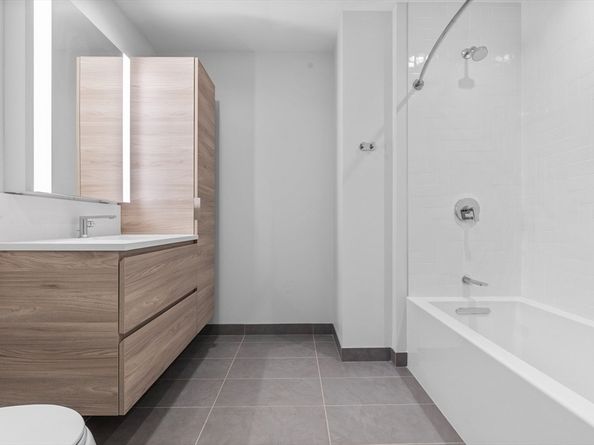 135 Seaport 1807, Boston MA 02210
