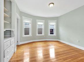 18 Peverell St, Boston MA 02125