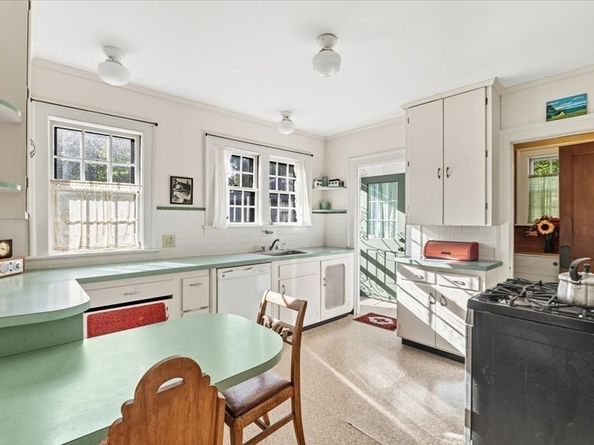 161 Moraine St, Brockton MA 02301