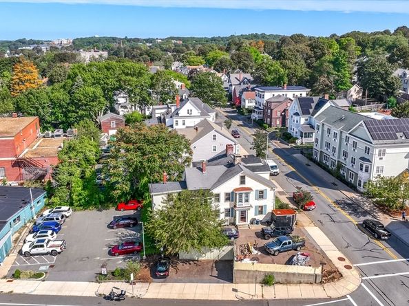 328 Cabot St, Beverly MA 01915