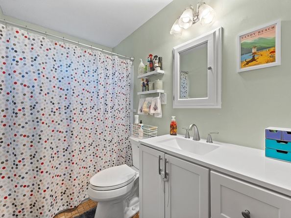 276 Saint Nicholas Ave, Worcester MA 01606