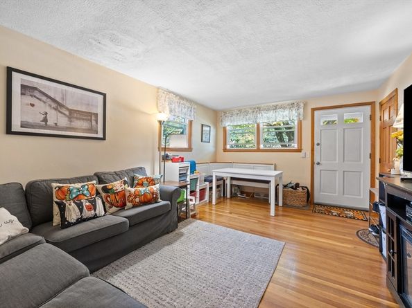 276 Saint Nicholas Ave, Worcester MA 01606