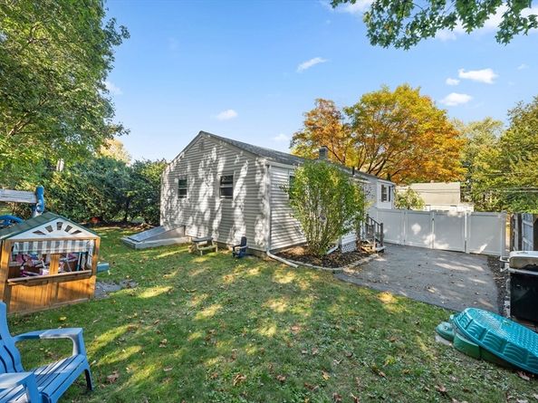 276 Saint Nicholas Ave, Worcester MA 01606