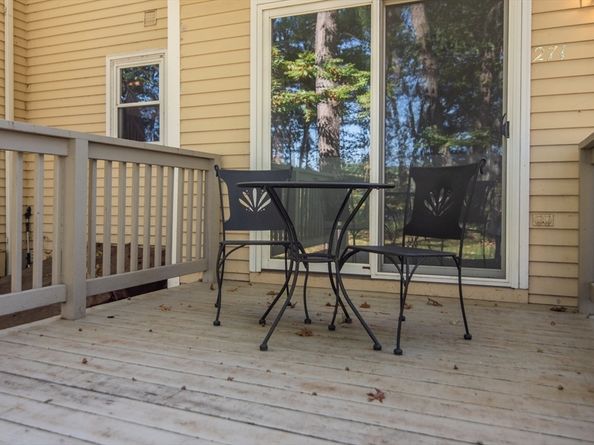 271 Wellman Ave 271, Chelmsford MA 01863