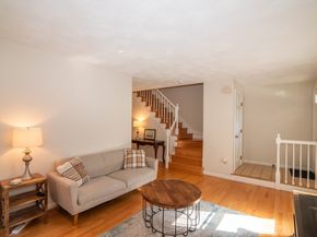 271 Wellman Ave 271, Chelmsford MA 01863