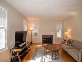 271 Wellman Ave 271, Chelmsford MA 01863