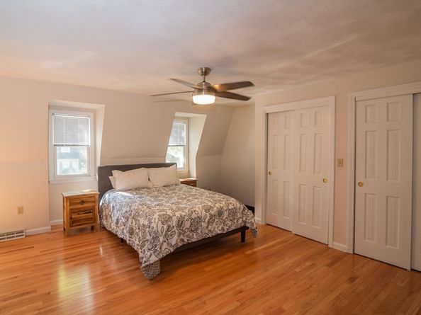 271 Wellman Ave 271, Chelmsford MA 01863