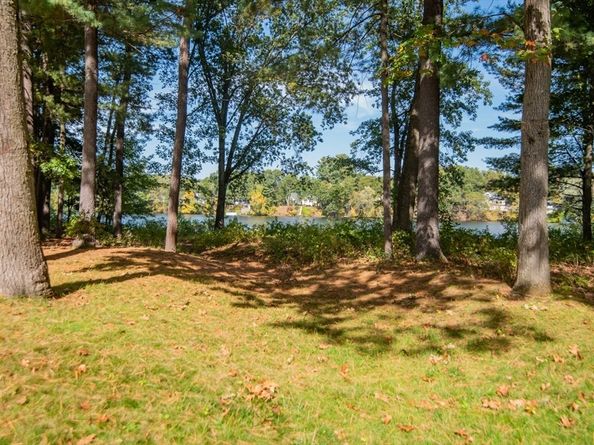 271 Wellman Ave 271, Chelmsford MA 01863