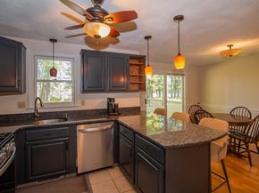 271 Wellman Ave 271, Chelmsford MA 01863