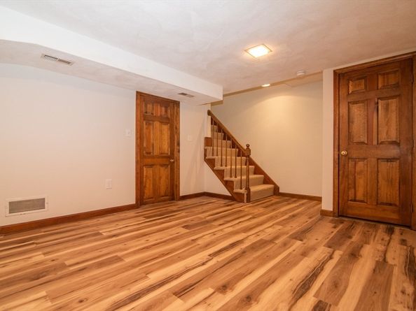 271 Wellman Ave 271, Chelmsford MA 01863