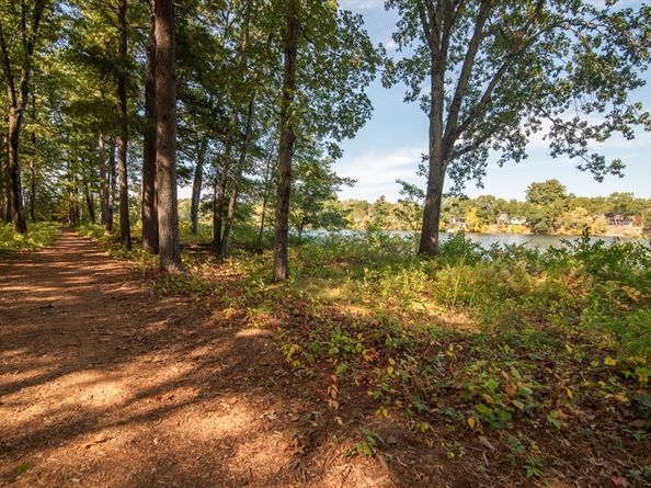 271 Wellman Ave 271, Chelmsford MA 01863