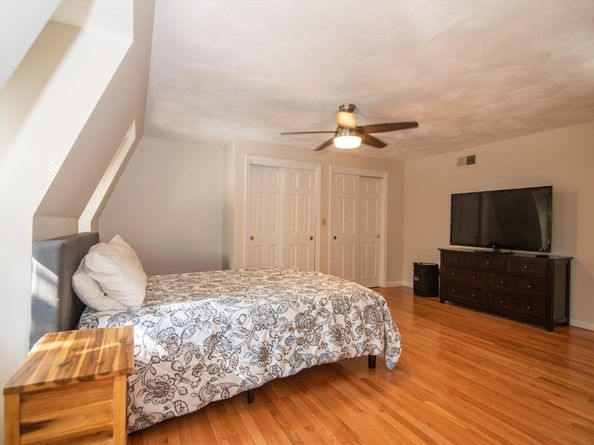 271 Wellman Ave 271, Chelmsford MA 01863
