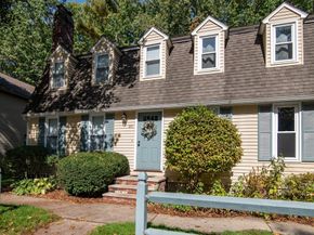 271 Wellman Ave 271, Chelmsford MA 01863