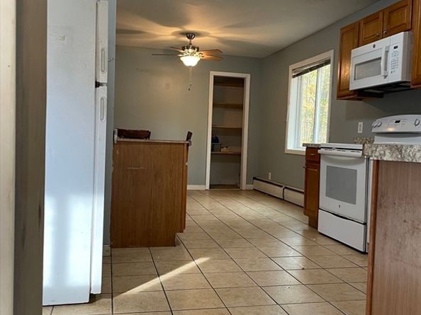 381 Pleasant St, Leicester MA 01524