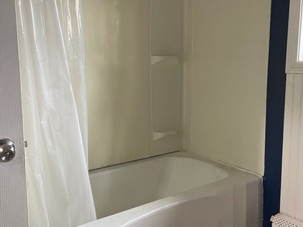 381 Pleasant St, Leicester MA 01524