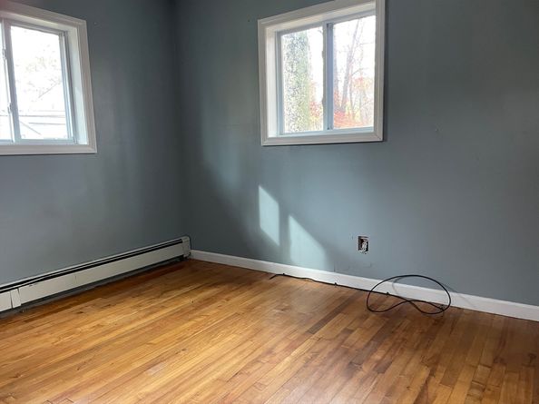 381 Pleasant St, Leicester MA 01524