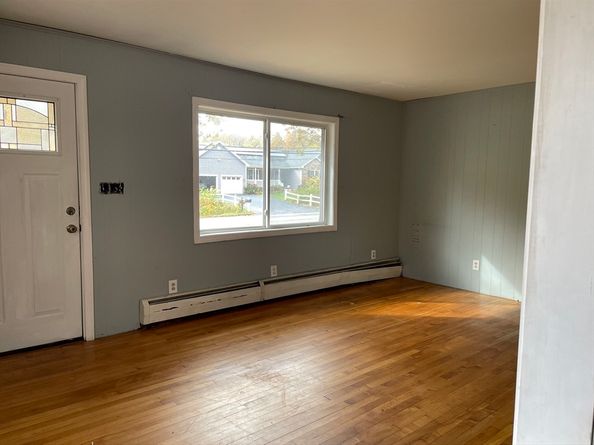 381 Pleasant St, Leicester MA 01524