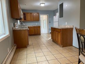 381 Pleasant St, Leicester MA 01524