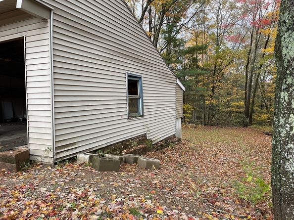 381 Pleasant St, Leicester MA 01524