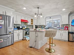 18 Central St, Woburn MA 01801