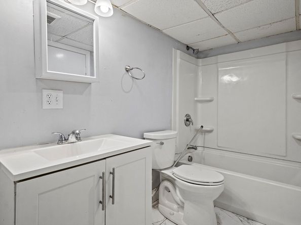 18 Central St, Woburn MA 01801