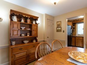 1 Leslie Ln, Sturbridge MA 01566