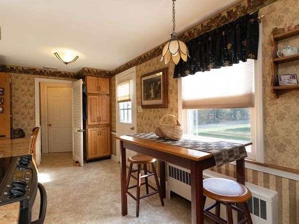 1 Leslie Ln, Sturbridge MA 01566
