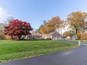 1 Leslie Ln, Sturbridge MA 01566