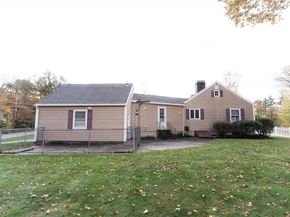 1 Leslie Ln, Sturbridge MA 01566