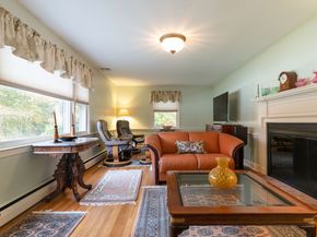 1 Leslie Ln, Sturbridge MA 01566