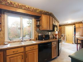 1 Leslie Ln, Sturbridge MA 01566