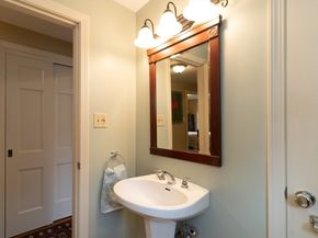 1 Leslie Ln, Sturbridge MA 01566