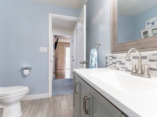 213 Bayberry Hill Ln 213, Leominster MA 01453